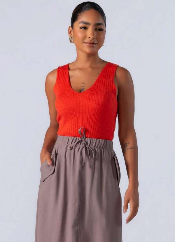 Lamis - Blusa Regata Canelada Decote em V Laranja 2