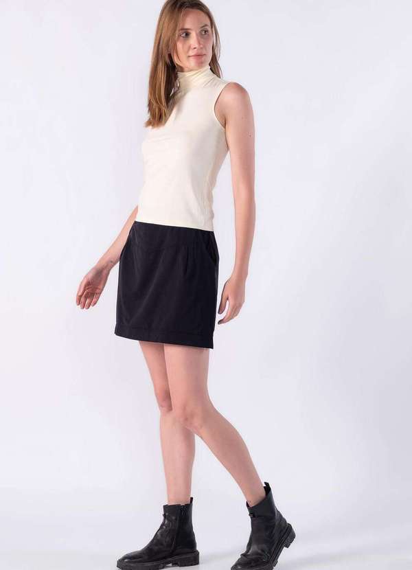 Lamis - Blusa Regata em Malha Gola Alta Creme 3