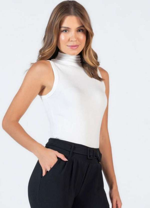 Lamis - Blusa Regata em Viscose Gola Alta Off White