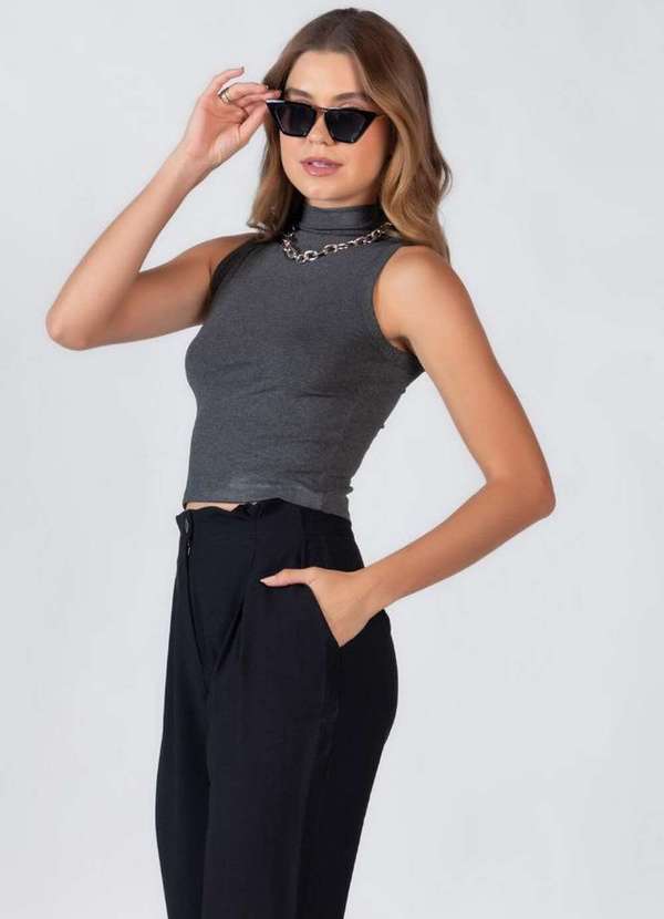 Lamis - Blusa Regata em Viscose Gola Alta Cinza 3