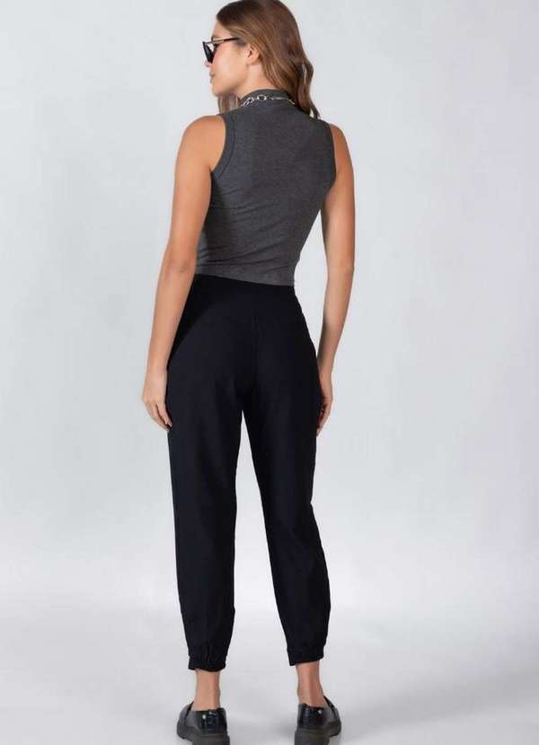 Lamis - Blusa Regata em Viscose Gola Alta Cinza 4