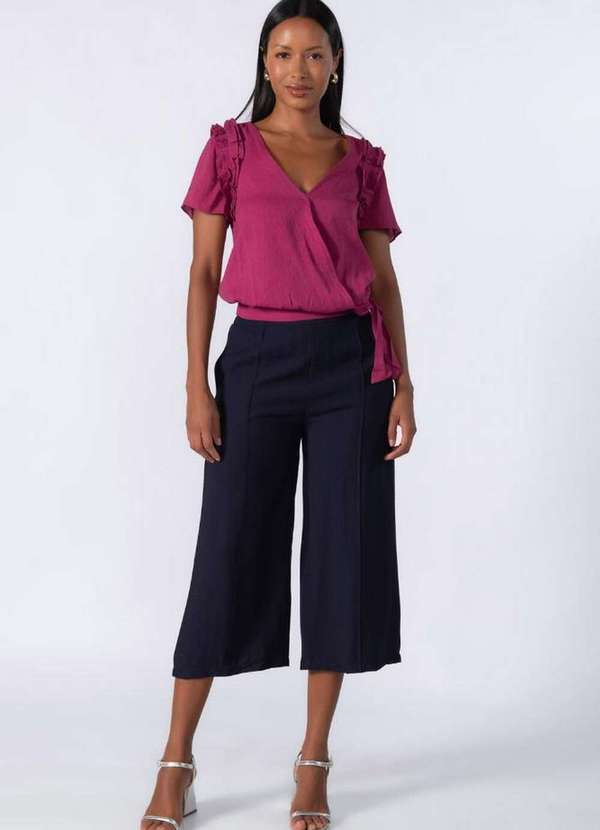 Lamis - Blusa Transpassada Babado na Manga Roxo