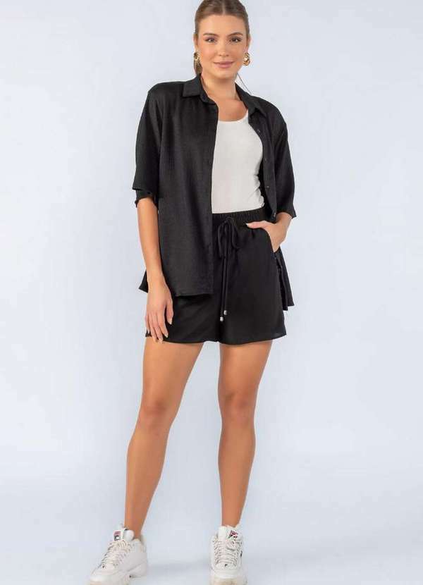 Lamis - Camisa Texturizada Manga Curta e Gola Preto
