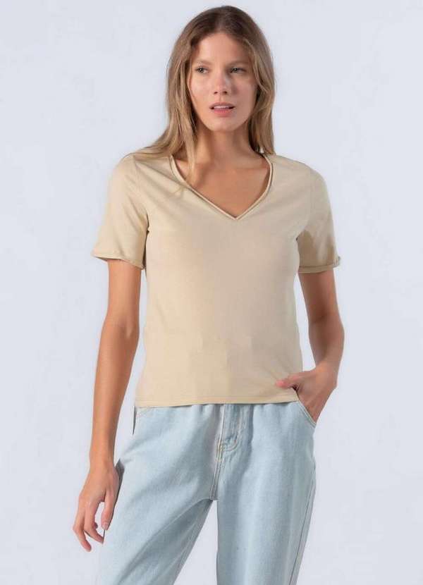 Lamis - T Shirts Gola V em Algodao Bege 2