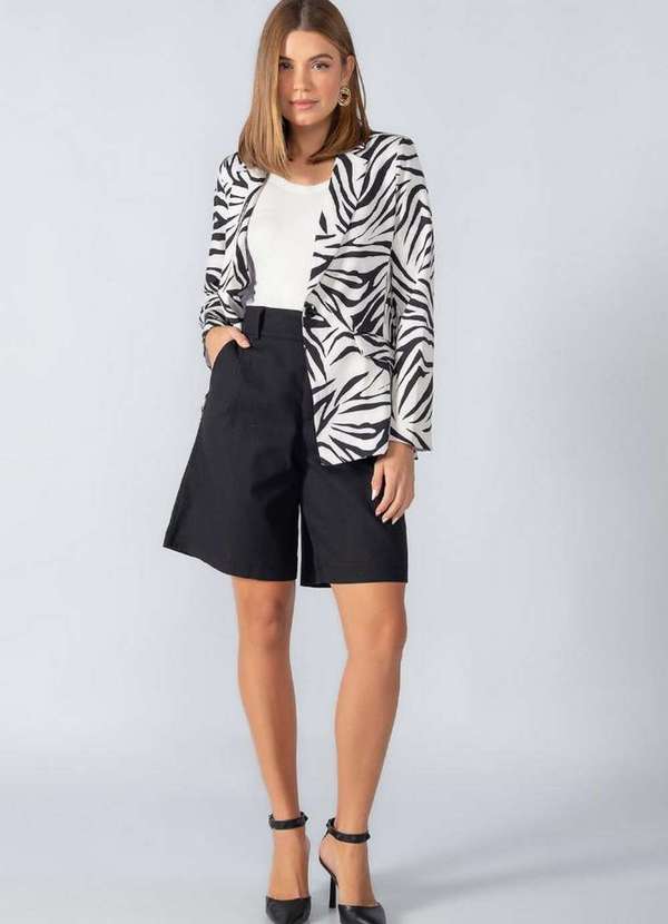 Lamis - Bermuda em Linho Alfaiataria Preto