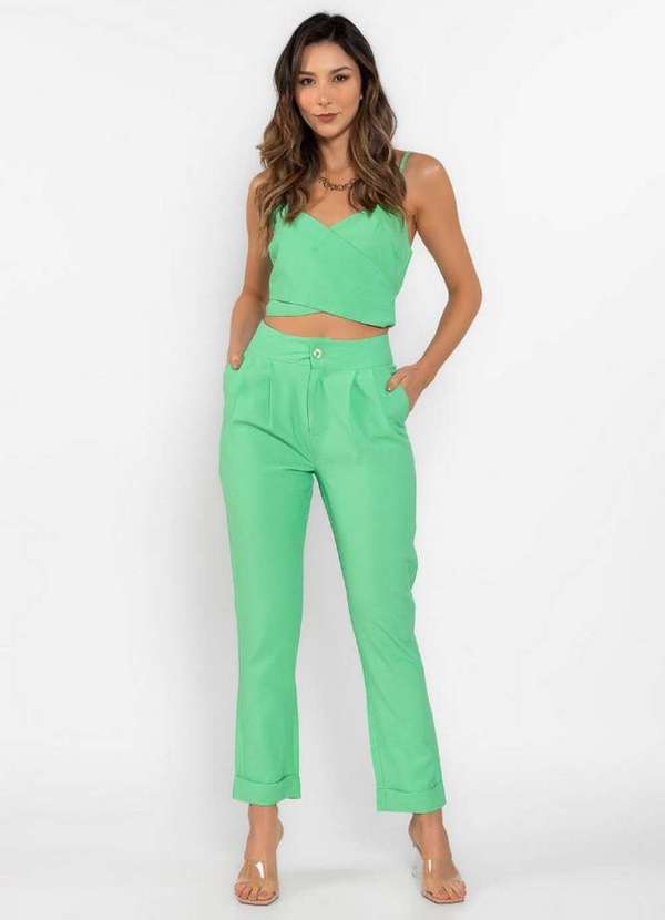Lamis - Calça Alfaiataria em Viscose com Pregas e Barra Italiana Verde