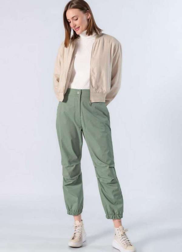 Calca em Tactel com Bolsos Forrado Verde Lamis