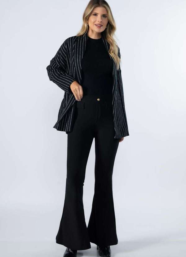 Lamis - Calca Flare com Botão Trabalhado Preto