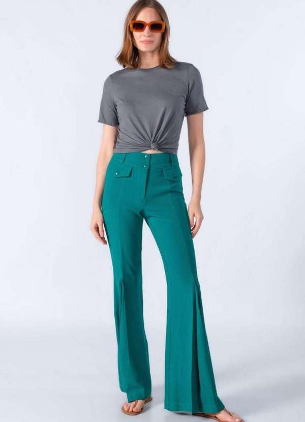 Lamis - Calca Flare Crepe Bolso Fake Verde