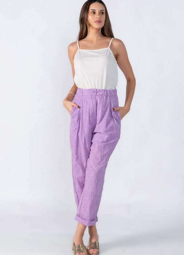 Lamis - Calca Reta Bordada com Pregas Lilas