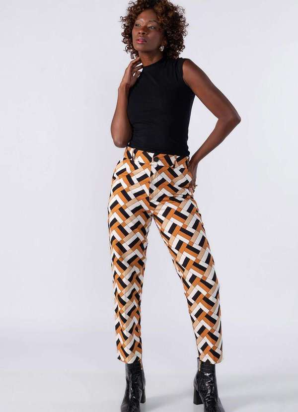 Lamis - Calca Sarja Estampa Geometrica Caqui