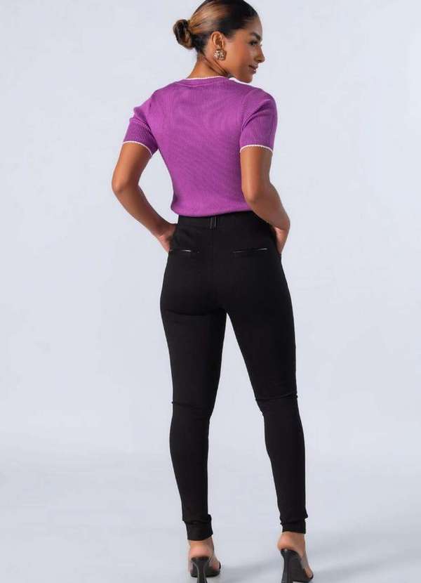 Lamis - Calca Skinny em Viscose com Bolso Preto 4