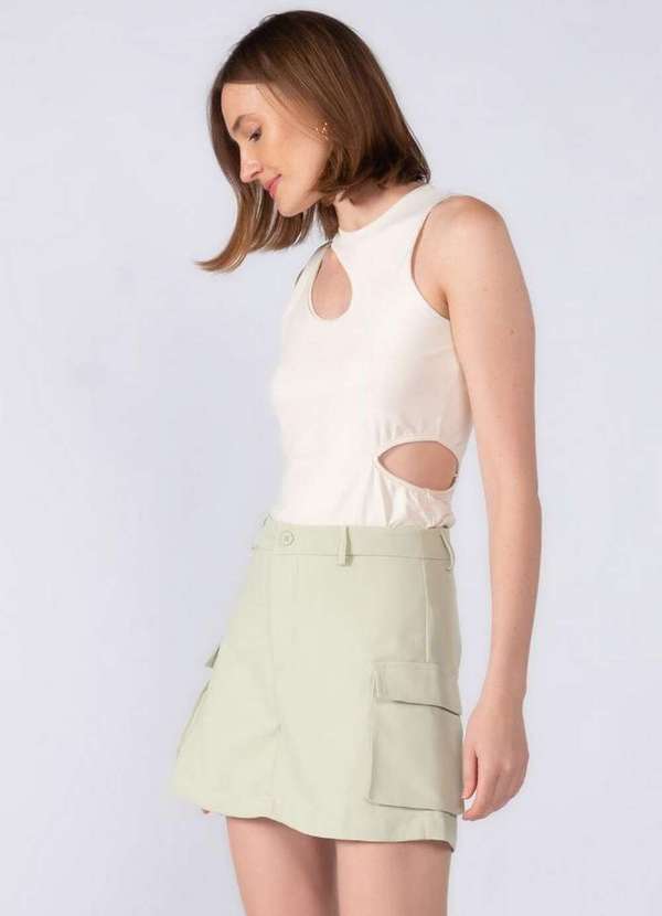 Lamis - Shorts Saia Cargo Forrado em Poliester Verde 3