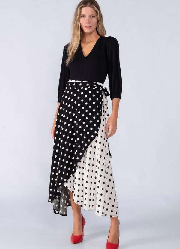 Lamis - Saia em Viscose Midi Envelope Preto