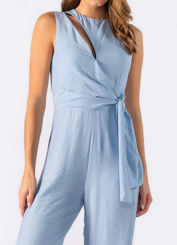 Lamis - Macacao Pantalona com Recorte no Busto Azul Claro