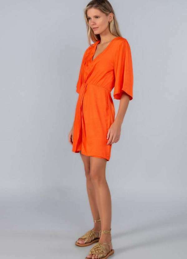 Lamis - Vestido Curto Acetinado Tranpasse Manga Sino Laranja