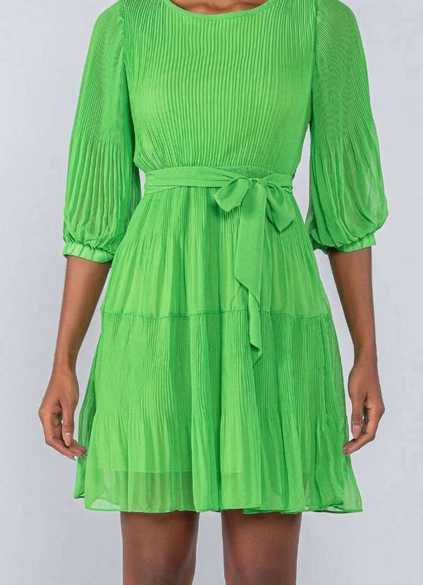 Lamis - Vestido Curto em Chiffon Plissado Manga 3/4 Verde