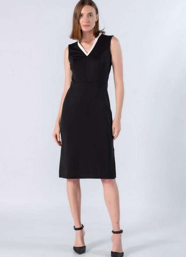 Lamis - Vestido Midi Decote em V Detalhado Preto