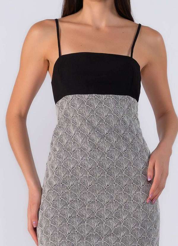 Lamis - Vestido Midi Detalhe em Tencel Preto 3