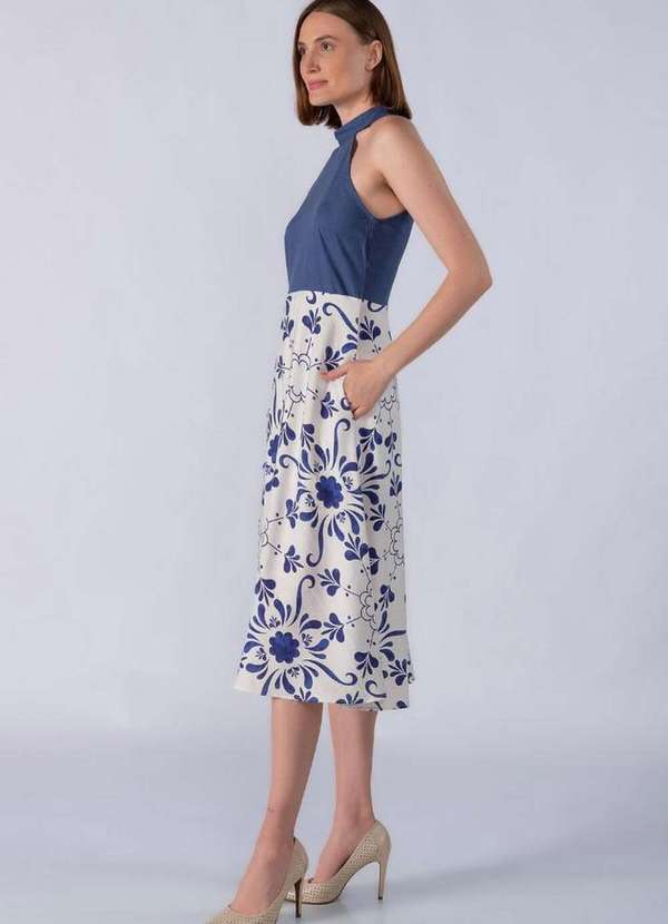 Lamis - Vestido Midi em Linho Floral Bicolor Evase Azul 2