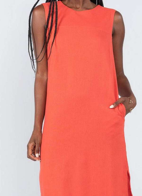 Lamis - Vestido Midi em Linho Pesponto Fendas Laterais Vermelho