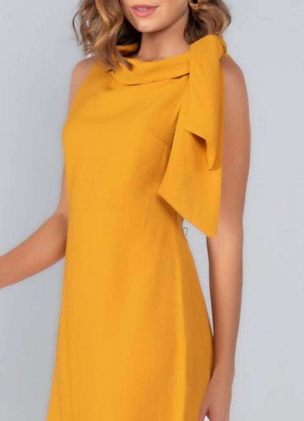 Lamis - Vestido Midi em Viscose Detalhe Ombro Amarelo
