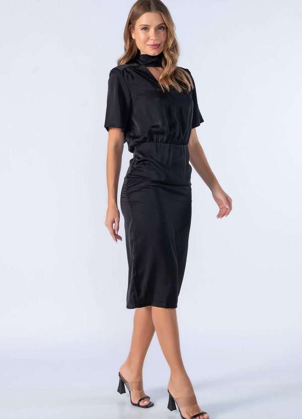 Lamis - Vestido Midi Franzido Decotado Preto 3