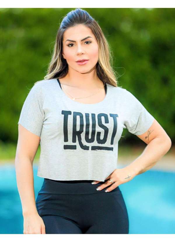 Fitmoda - Cropped Fitenss com Manguinhas e Estampa Cinza
