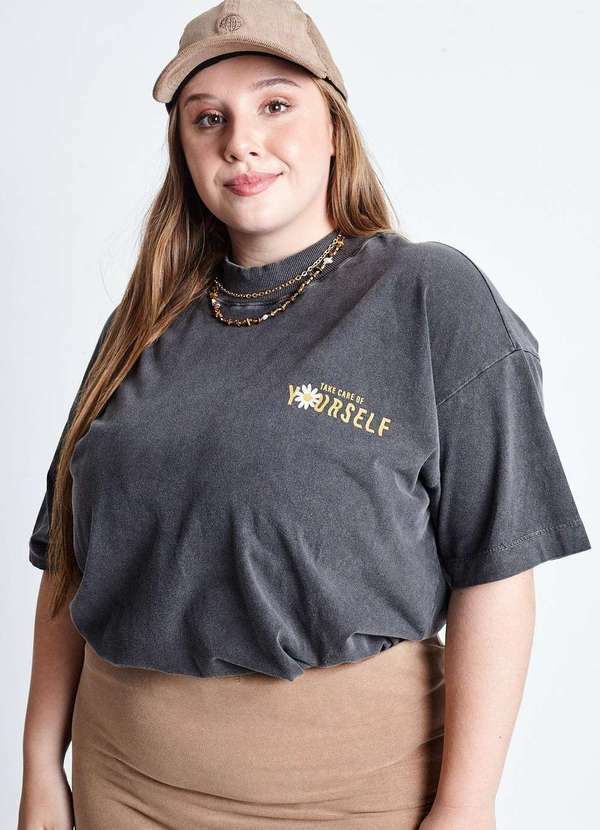 Gang - Camiseta Manga Curta Margaridas Gang Plus Size Feminina Cinza