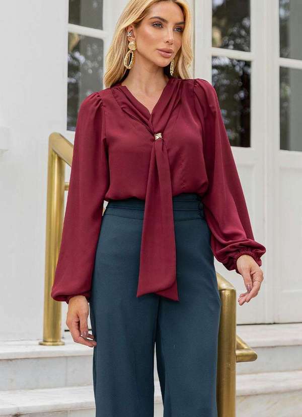 Miss Misses - Blusa Neusa Crepe Manga Longa com Passante Metal Vermelho