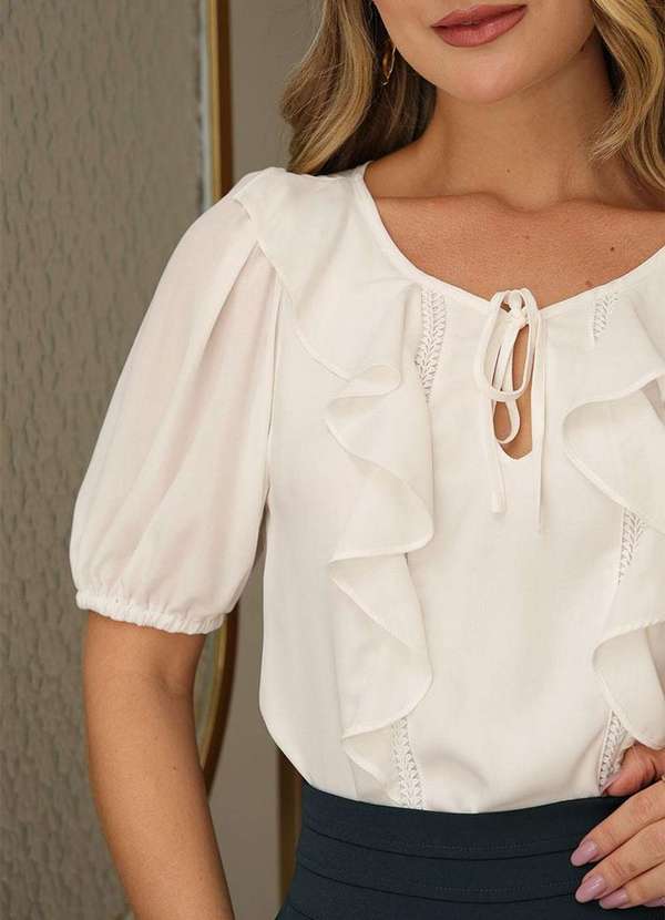 Miss Misses - Blusa Nicole com Detalhe Babado com Guipir Branco 4