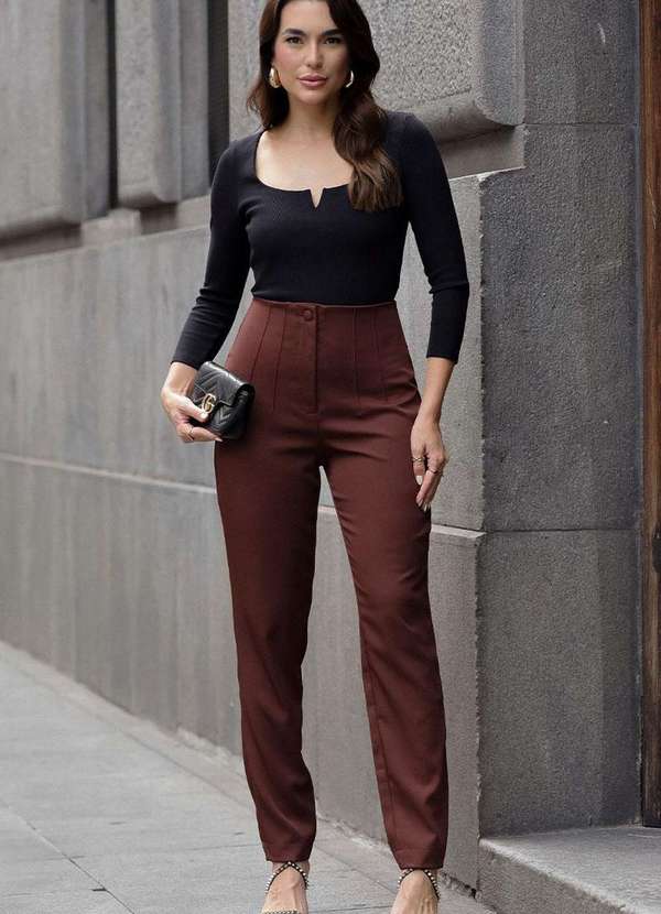 Miss Misses - Calca Gabi c/ Pregas e c/ Bolso Falso Marrom