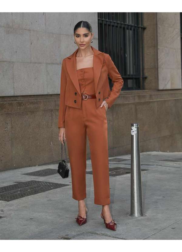 Dot Clothing - Blazer Cropped Dot Clothing Alfaiataria Bege Bege 4