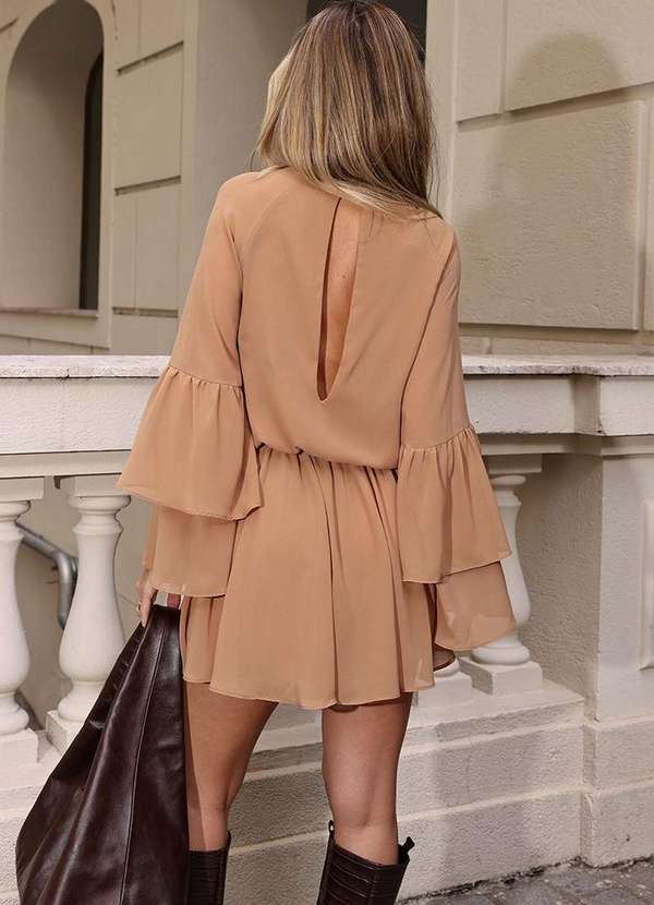 Dot Clothing - Macaquinho Dot Clothing Manga Babado Bege 2