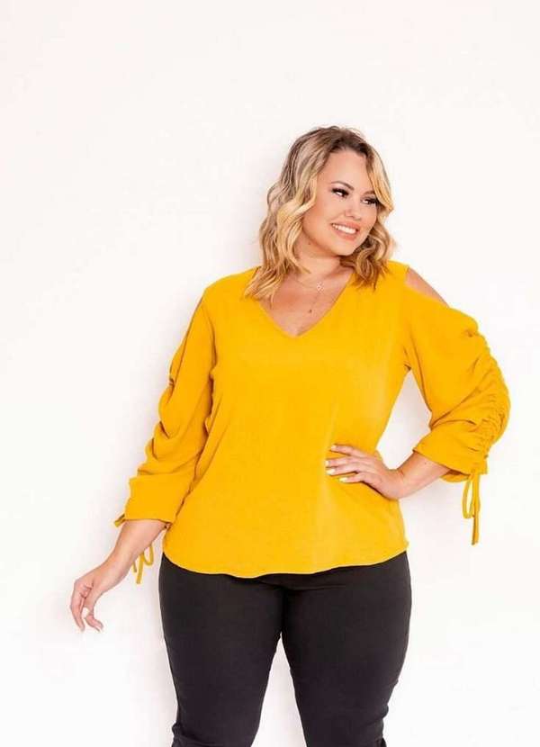 Blusa Plus Size Franzido Lateral Amarelo Ana Maya Curves