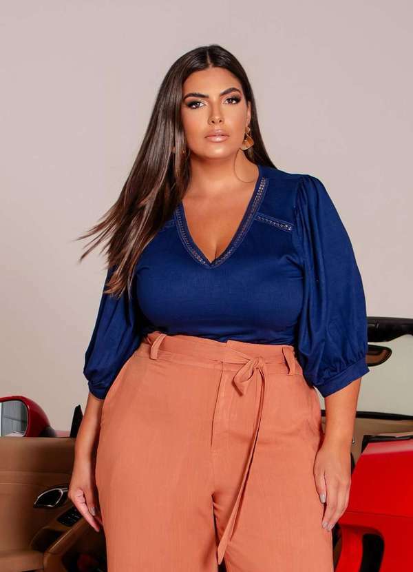 Predilects Plus - Blusa Feminina Plus Size Manga Princesa Detalhes Renda Azul