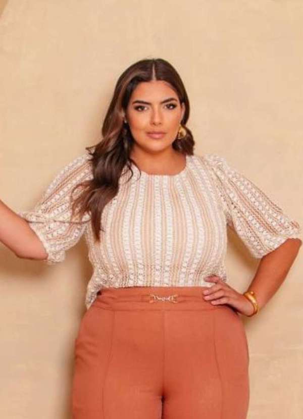 Predilects Plus - Blusa Feminina Plus Size Renda Manga Balone Bege 3