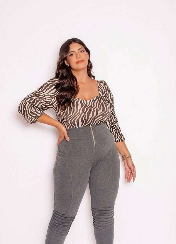 Ana Maya Curves - Calca Feminina Montaria Plus Size com Ziper Cinza 3