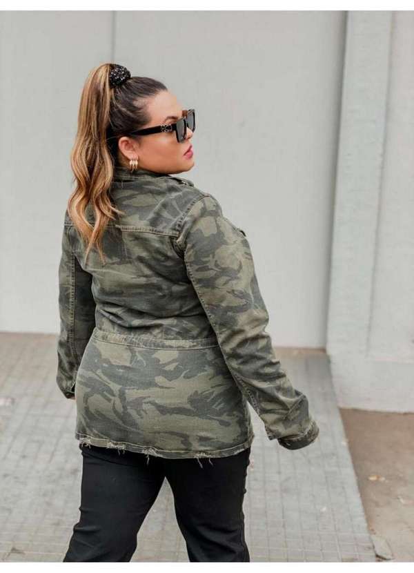Predilects Plus - Parka Plus Size Camuflada Verde 2