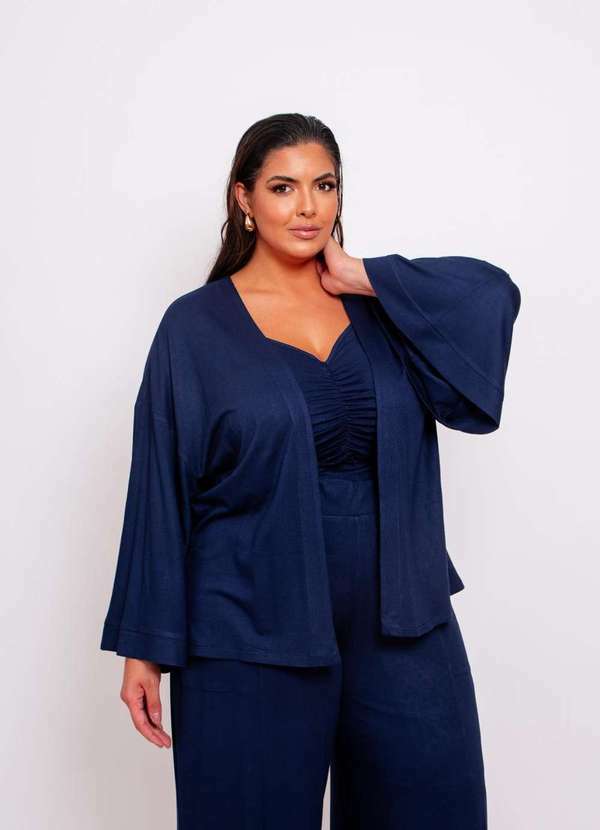 Ana Maya Curves - Conjunto Plus Size Calca Pantalona, Top e Kimono Azul 3