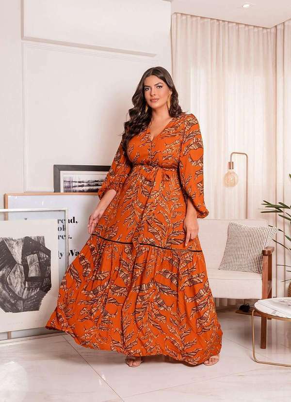 Predilects Plus - Vestido Plus Size Floral com Faixa Marrom