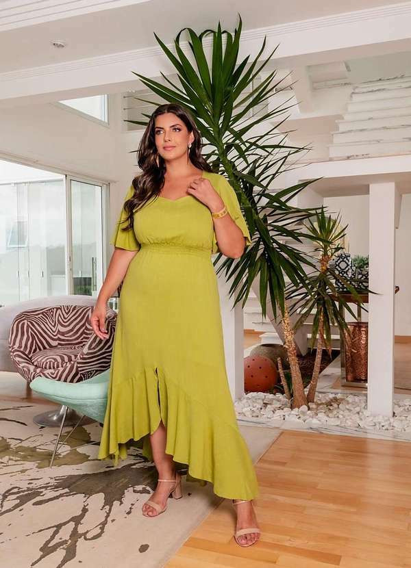 Predilects Plus - Vestido Plus Size Midi com Babado Aberto Verde