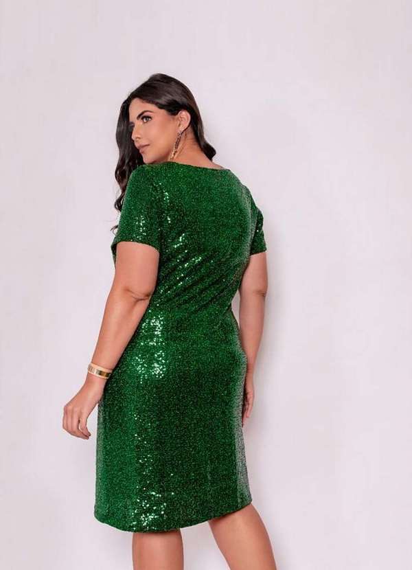 Predilects Plus - Vestido Plus Size Paete com Manga Curta Verde 2