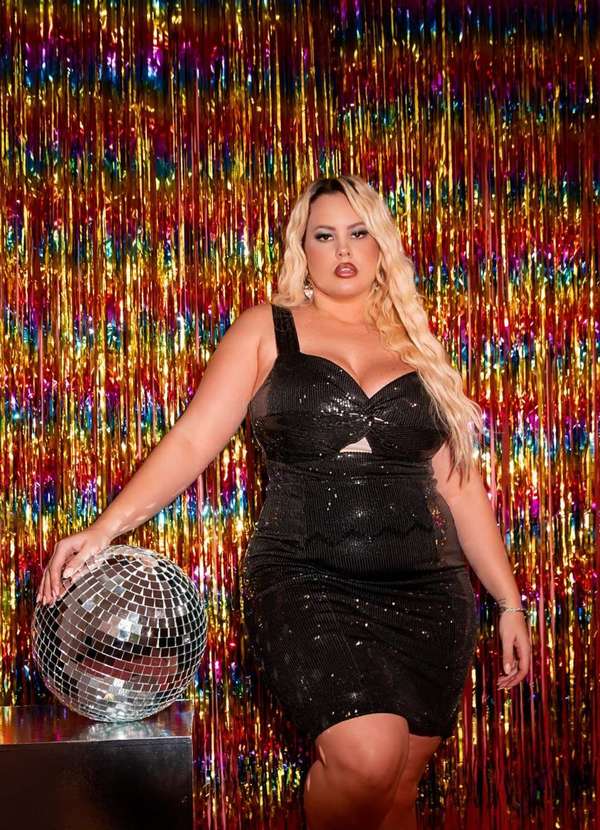 Ana Maya Curves Vestido Plus Size Paete Torcao no Busto Preto