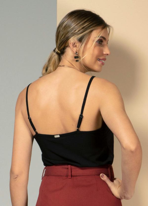 Quintess - Blusa Preta de Alças e com Detalhe de Renda 2