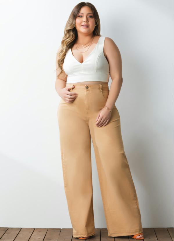 Quintess - Top Off White com Recorte Anatômico 10