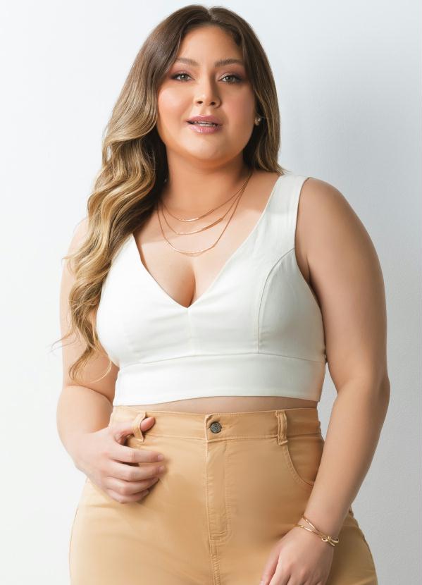 Quintess - Top Off White com Recorte Anatômico 8