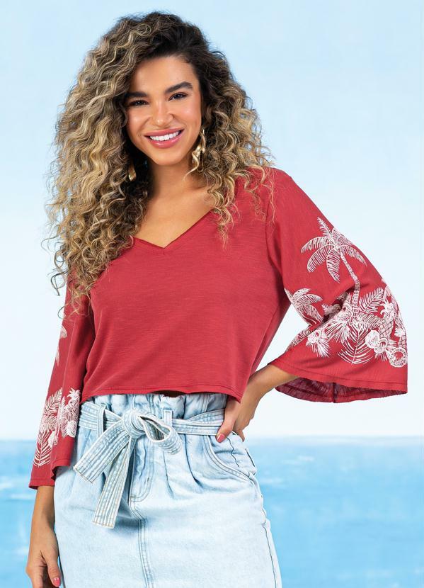 Doce Trama - Blusa de Manga ¾ em Malha Tricot Canela