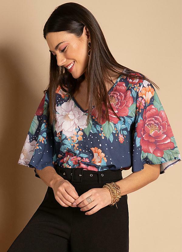 Quintess - Blusa Floral Marinho Decote V e Mangas Amplas