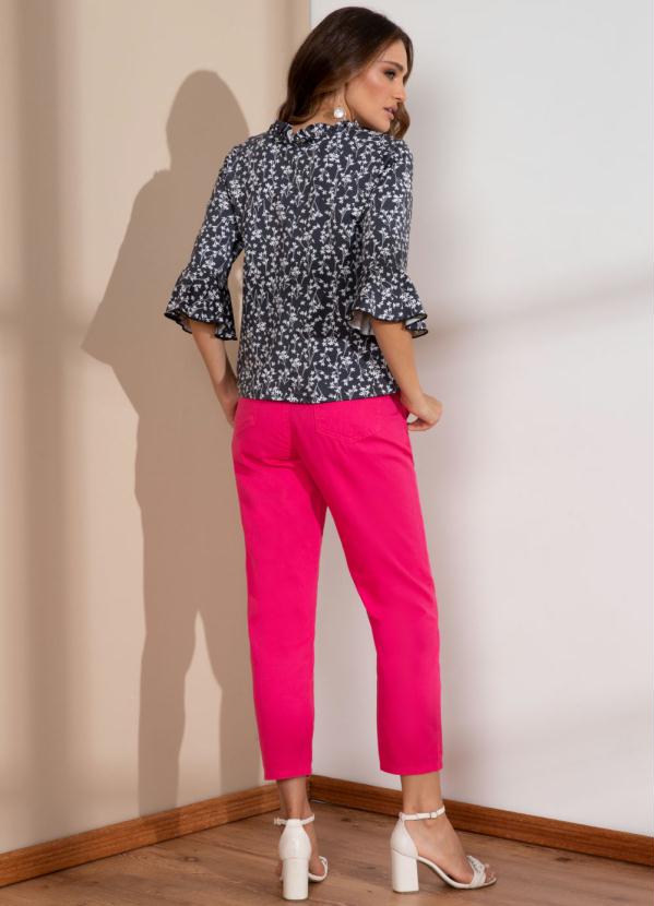 Quintess - Blusa Floral Preto Soltinha com Gola de Babados 4